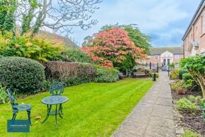 Communal Gardens- click for photo gallery